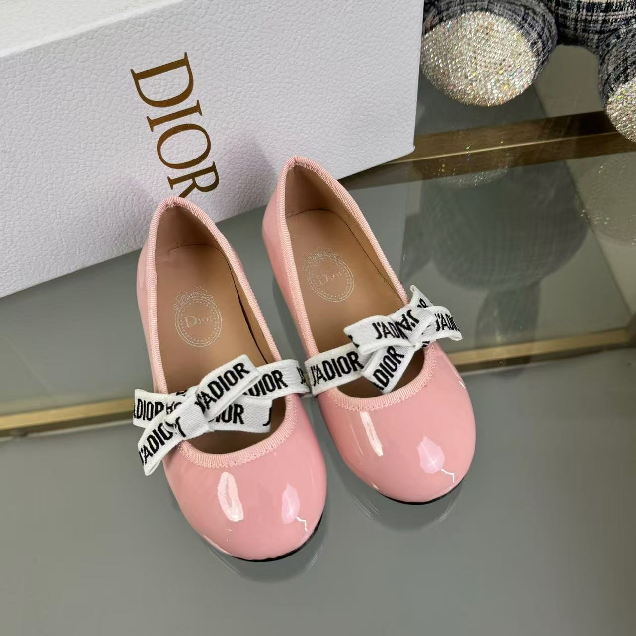 Children's shoes child